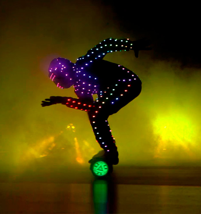 hoverboard show acrobacia espectaculo fuerza equilibrio baile madrid españa animación performance